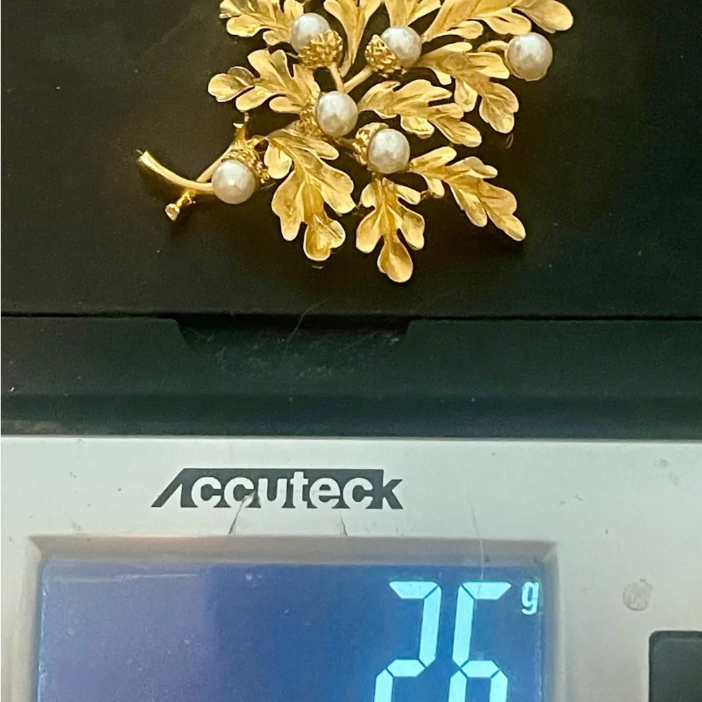 Vintage Monet Brooch Leaf Floral Autumn Fall Faux Pearl‎ Gold Tone Metal